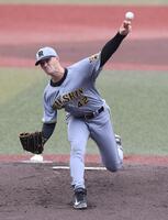 先発し力投するルーカス（撮影・山口登）