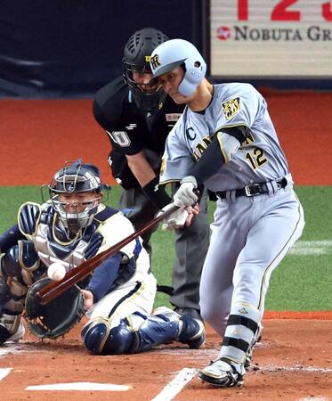 ２回、勝ち越し打を放つ坂本