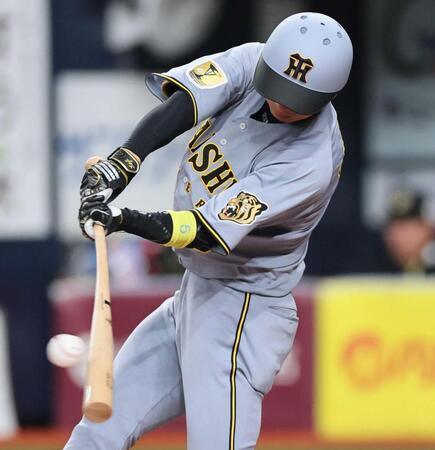 ２回、適時打を放つ近本