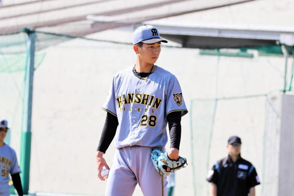 ６回、マウンドに立つ今朝丸