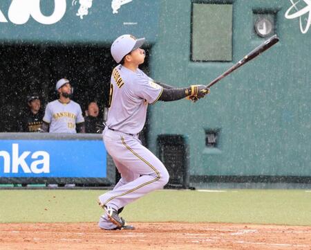 ４回、中犠飛を放つ立石