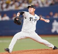 　８回から登板する桐敷（撮影・西田忠信）