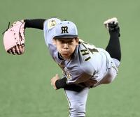 　先発し、投げ込む伊原（撮影・田中太一）