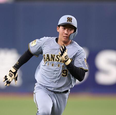 ３回、ディベイニーの打球で三塁へ走る立石（撮影・西田忠信）