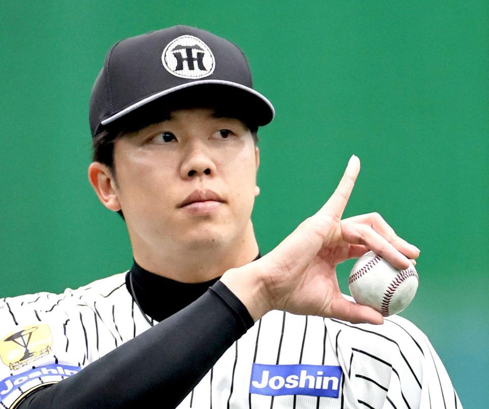 　キャッチボールをする才木（撮影・田中太一）