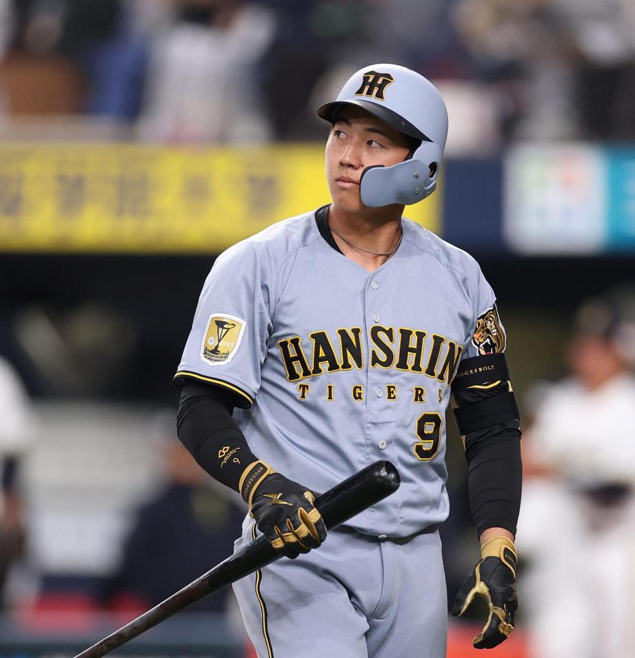 １回、空振り三振に倒れる立石（撮影・西田忠信）