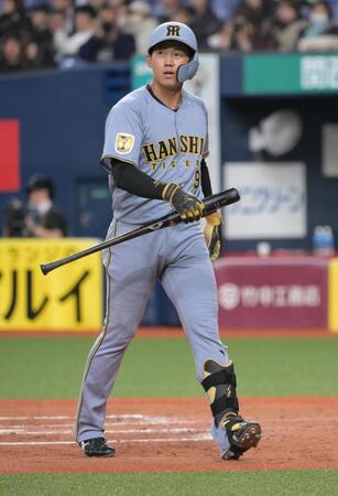 ８回、２打席連続で三振に倒れ口惜しそうな立石（撮影・金居みつよし）