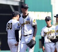 ５回途中、降板するラグズデール（撮影・山口登）