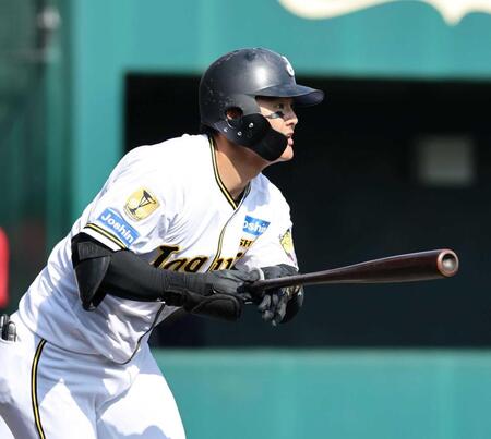 　５回、右前適時打を放つ前川（撮影・山口登）