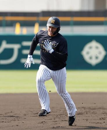 走塁練習をする立石（撮影・西田忠信）