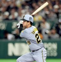 ３回、安打を放つ高橋（撮影・田中太一）