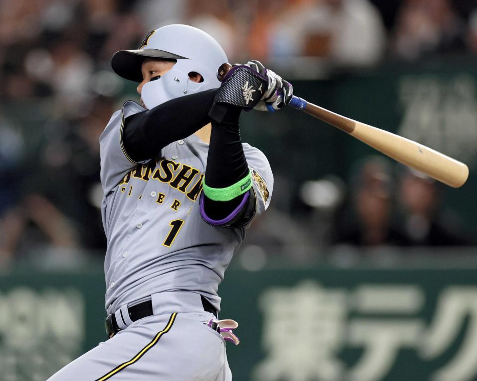 　９回、安打を放ち猛打賞とする森下（撮影・田中太一）