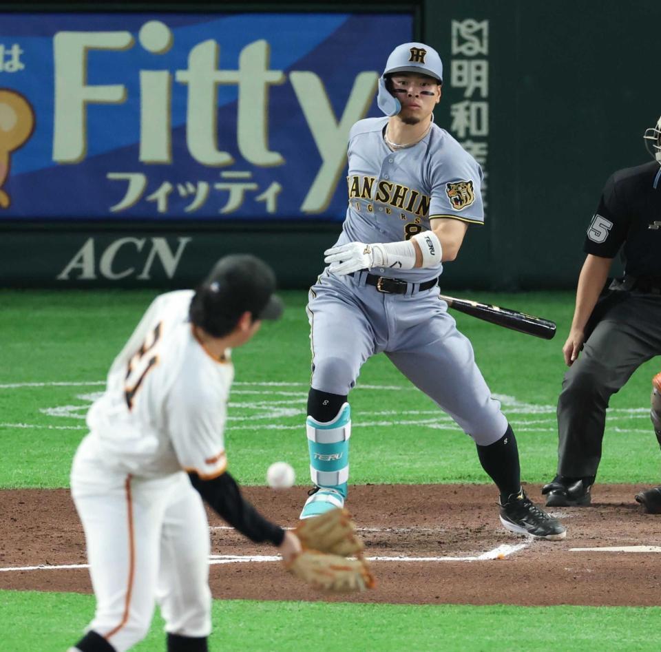 　６回、竹丸を強襲も遊ゴロに倒れる佐藤輝（撮影・金田祐二）