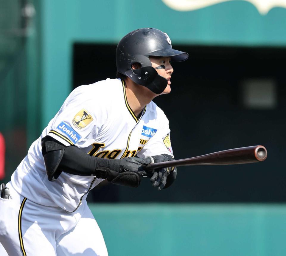 　５回、右前適時打を放つ前川（撮影・山口登）