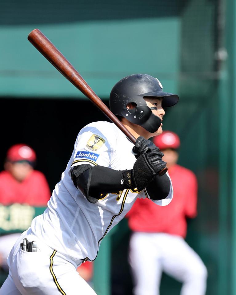 ５回、右前に適時打を放つ前川（撮影・山口登）