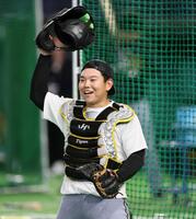 元気よく練習する嶋村（撮影・田中太一）