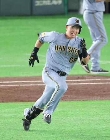 ３回、２点二塁打をを放つ中川（撮影・金田祐二）