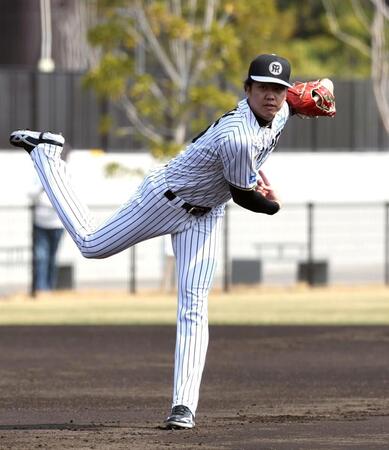 キャッチボールする才木（撮影・山口登）