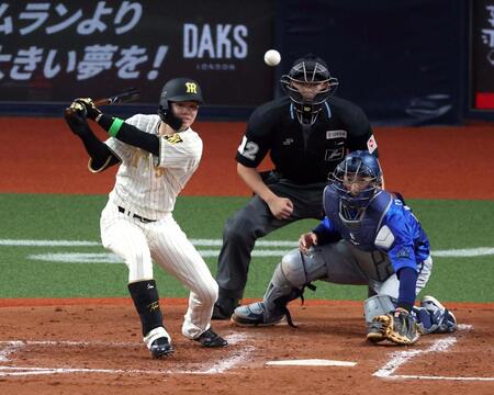 ５回、中野の遊ゴロゴロで追加点を奪う（撮影・山口登）