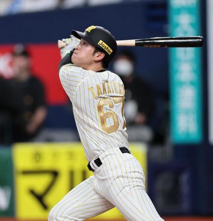 ６回、犠飛を放つ高寺（撮影・田中太一）