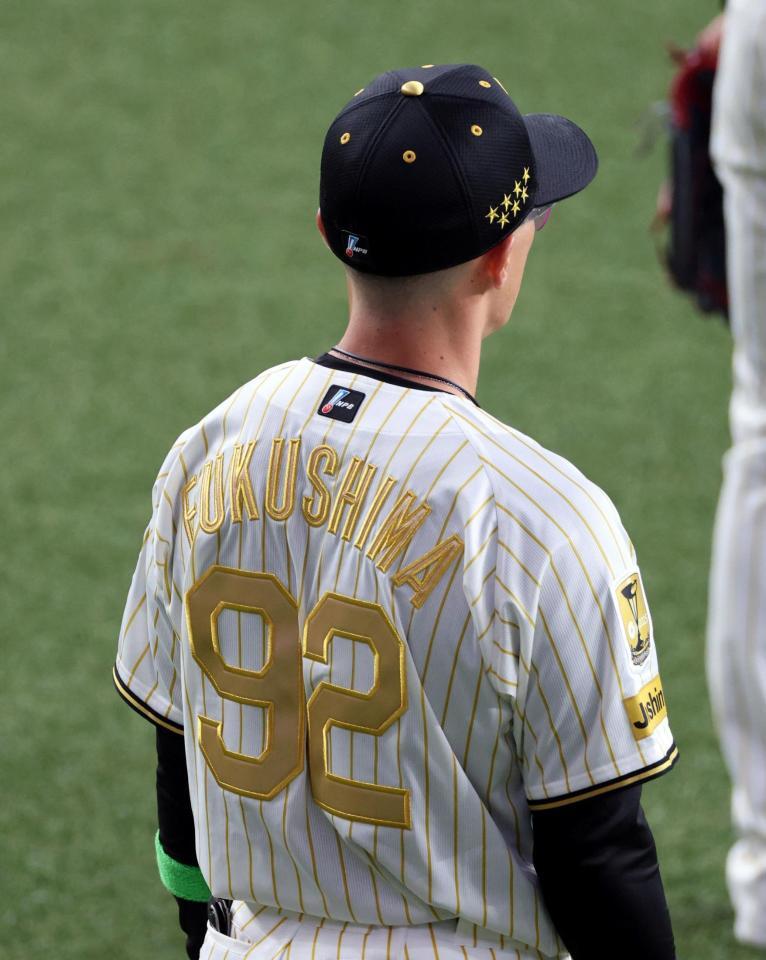 試合前、ノックを受ける福島（撮影・山口登）