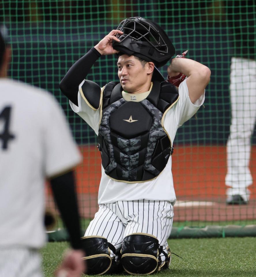 守備練習をする坂本（撮影・田中太一）