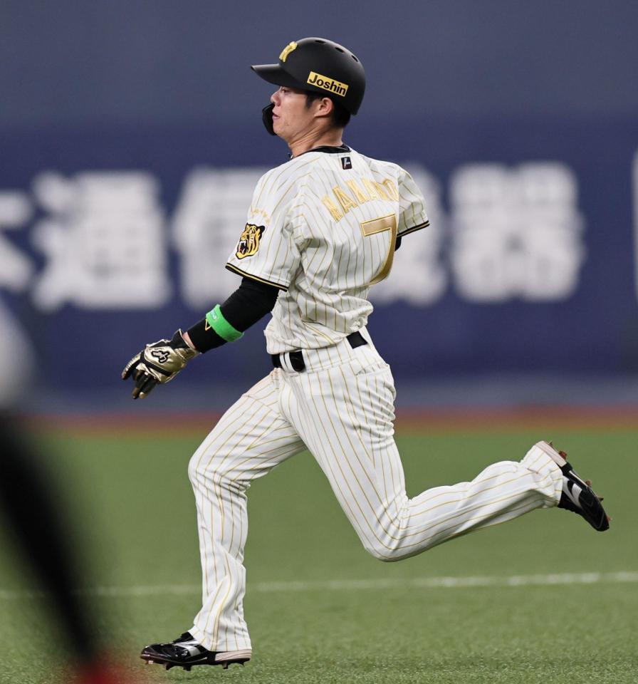 ５回、二盗を決める中野（撮影・田中太一）