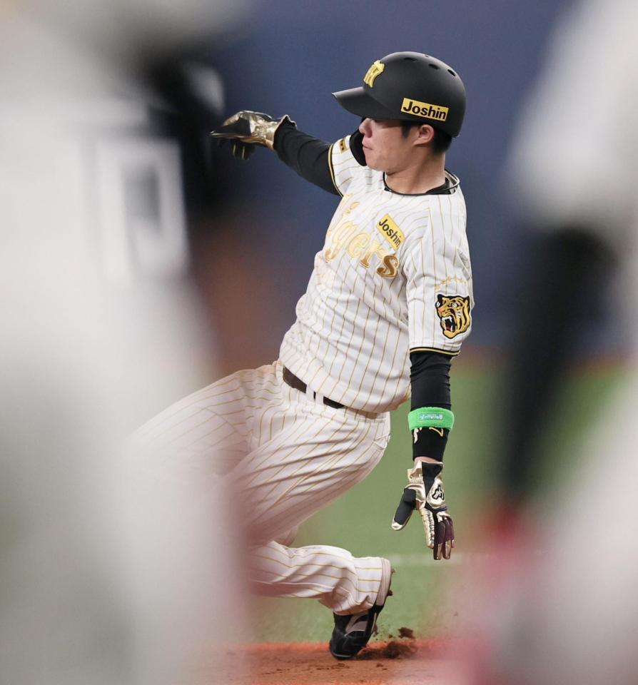 ５回、二盗を決める中野（撮影・田中太一）