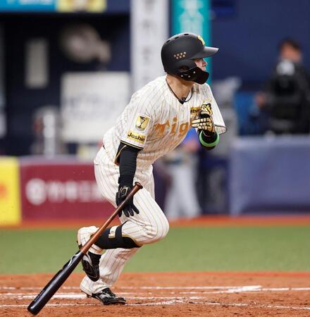 ５回阪、中野の内野ゴロの間に三走・木浪が生還する（撮影・西田忠信）