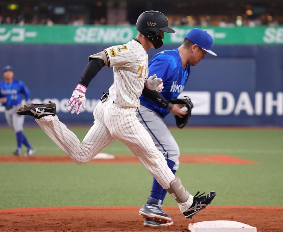 ７回、二ゴロに倒れた代打の福島（撮影・西田忠信）