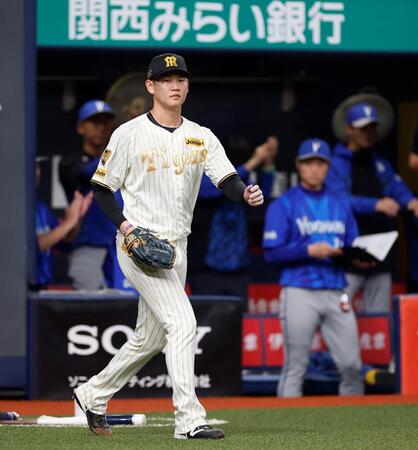 ８回、筒香に右前打を許した及川（撮影・西田忠信）