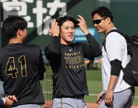 １軍に合流した富田（撮影・田中太一）