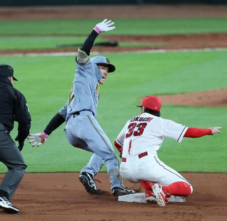 ５回、左翼線に二塁打を放つ福島（撮影・山口登）