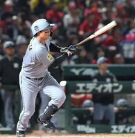 ７回、２点適時打を放つ森下（撮影・北村雅宏）