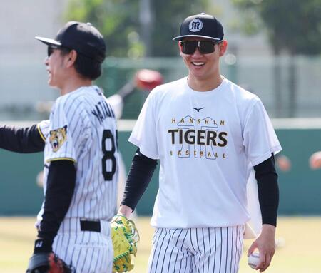 　ファームに合流して練習する及川（撮影・立川洋一郎）