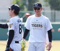 　ファームに合流して練習する及川（撮影・立川洋一郎）