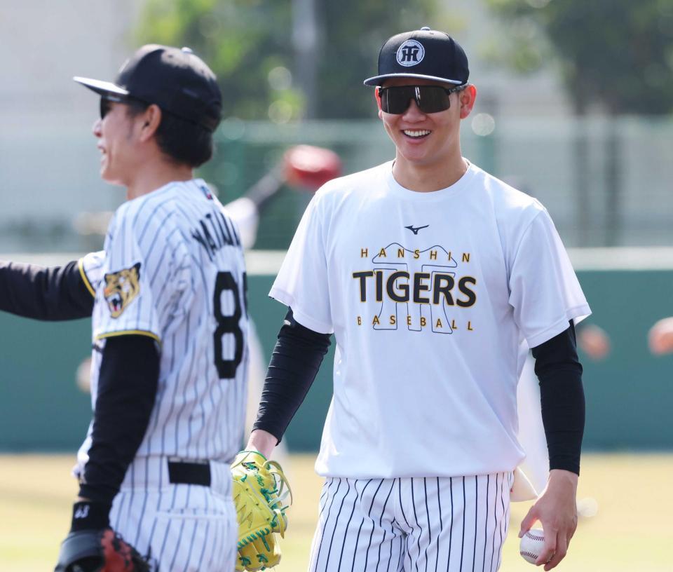 　ファームに合流して練習する及川（撮影・立川洋一郎）