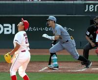 ９回、中飛に倒れる佐藤輝（投手・中崎）＝撮影・山口登