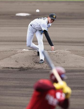 楽天打線を相手に力投する今朝丸（撮影・西田忠信）