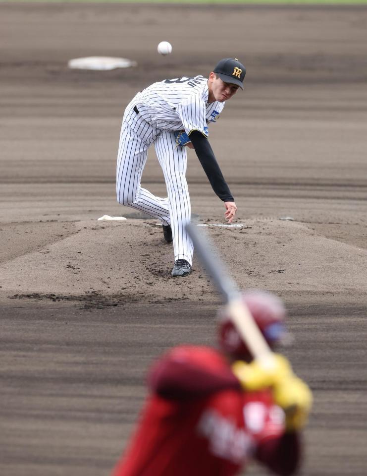 楽天打線を相手に力投する今朝丸（撮影・西田忠信）