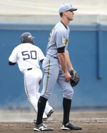 ２回、横山聖に二塁打を浴び、２点目を許したラグズデール（撮影・坂部計介）