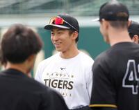 合流し笑顔を見せる茨木（撮影・西田忠信）