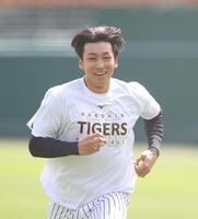 ダッシュを繰り返す茨木（撮影・西田忠信）