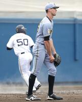 ２回、横山聖に二塁打を浴び、２点目を許したラグズデール（撮影・坂部計介）