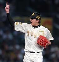 ３回、丸山を空振り三振に仕留めた才木（撮影・西田忠信）