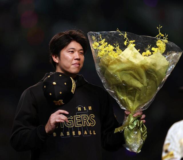 阪神が甲子園開幕戦で快勝　才木セ記録