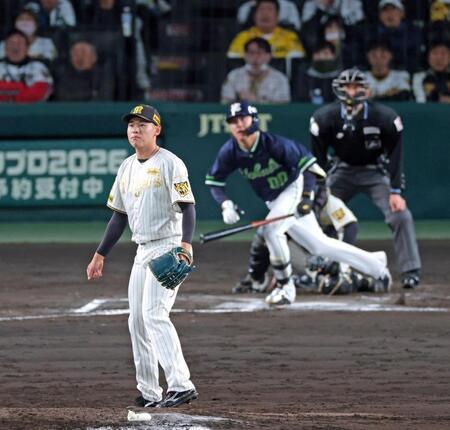 ６回、赤羽に適時二塁打を打たれ勝ち越しを許す早川（撮影・立川洋一郎）