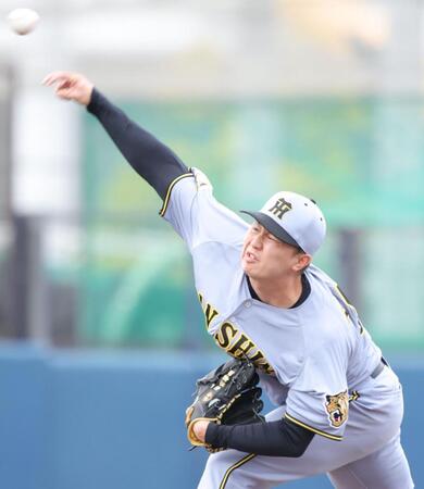 ９回、３番手で登板した津田（撮影・坂部計介）