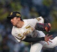 力投する先発の茨木（撮影・西田忠信）