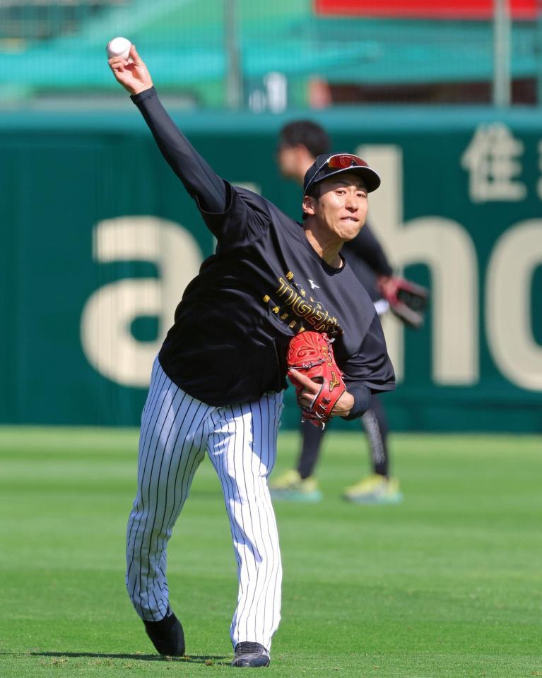登板へ向けて調整する茨木（撮影・立川洋一郎）